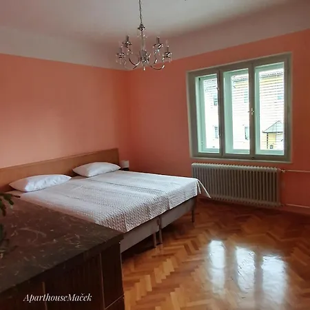 아파트 Aparthouse Macek